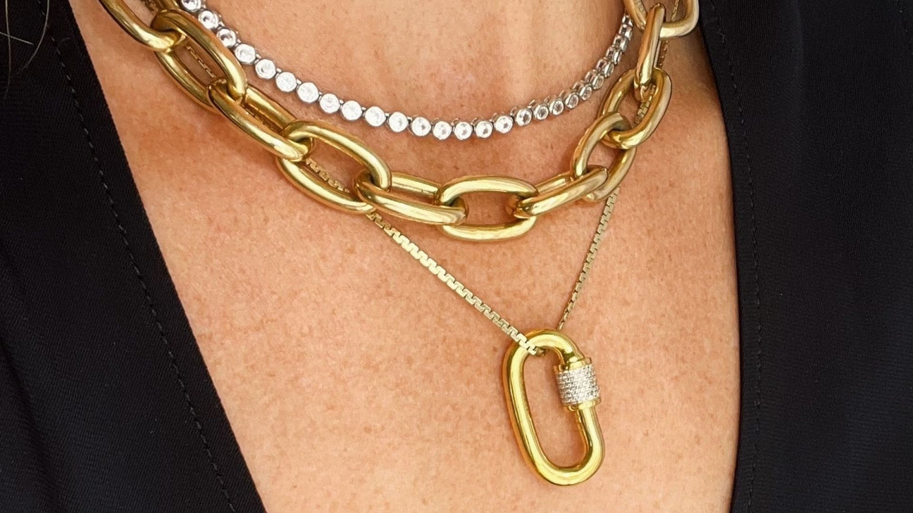 7 tips to layer jewelry like a pro