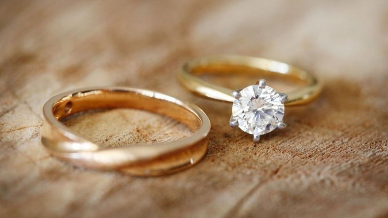 To wear both or not? The dilemma of wearing an engagement ring and wedding band together