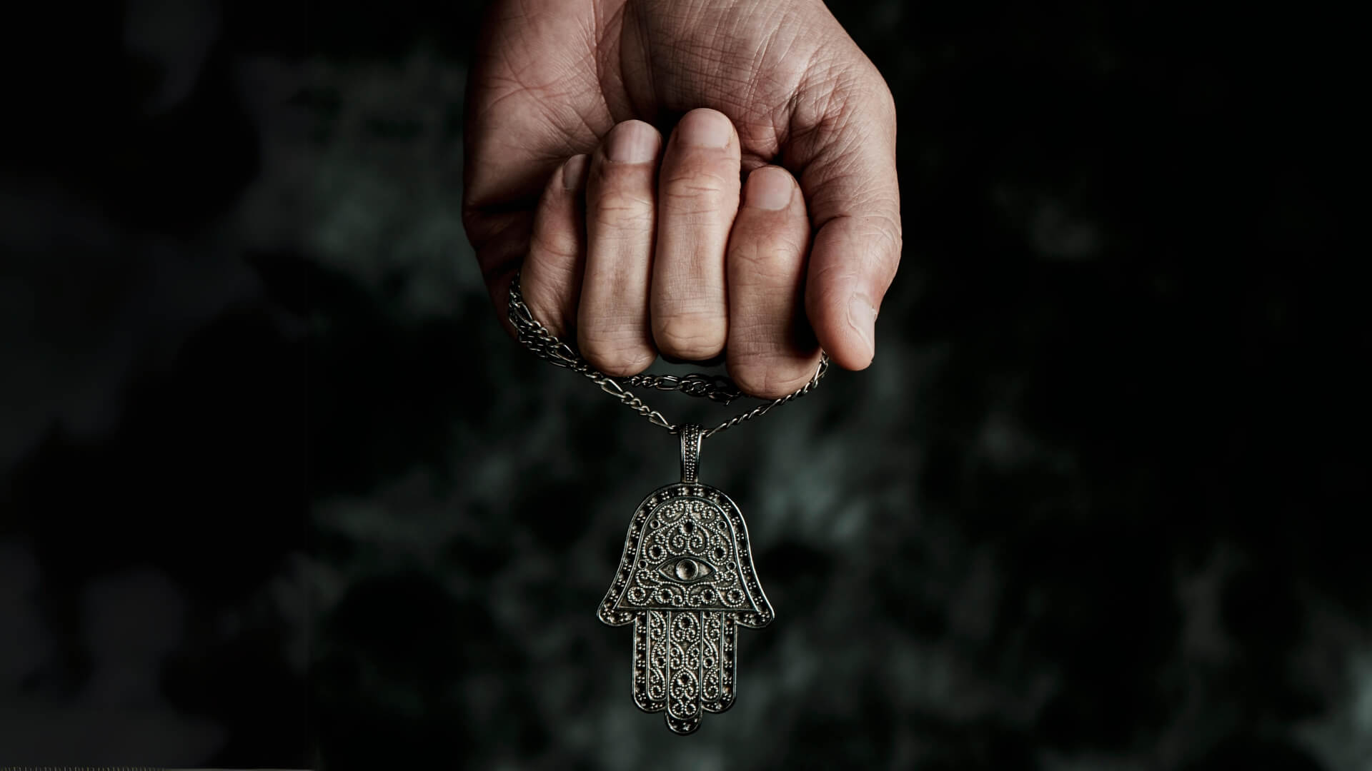 What the hamsa hand symbolizes in jewelry