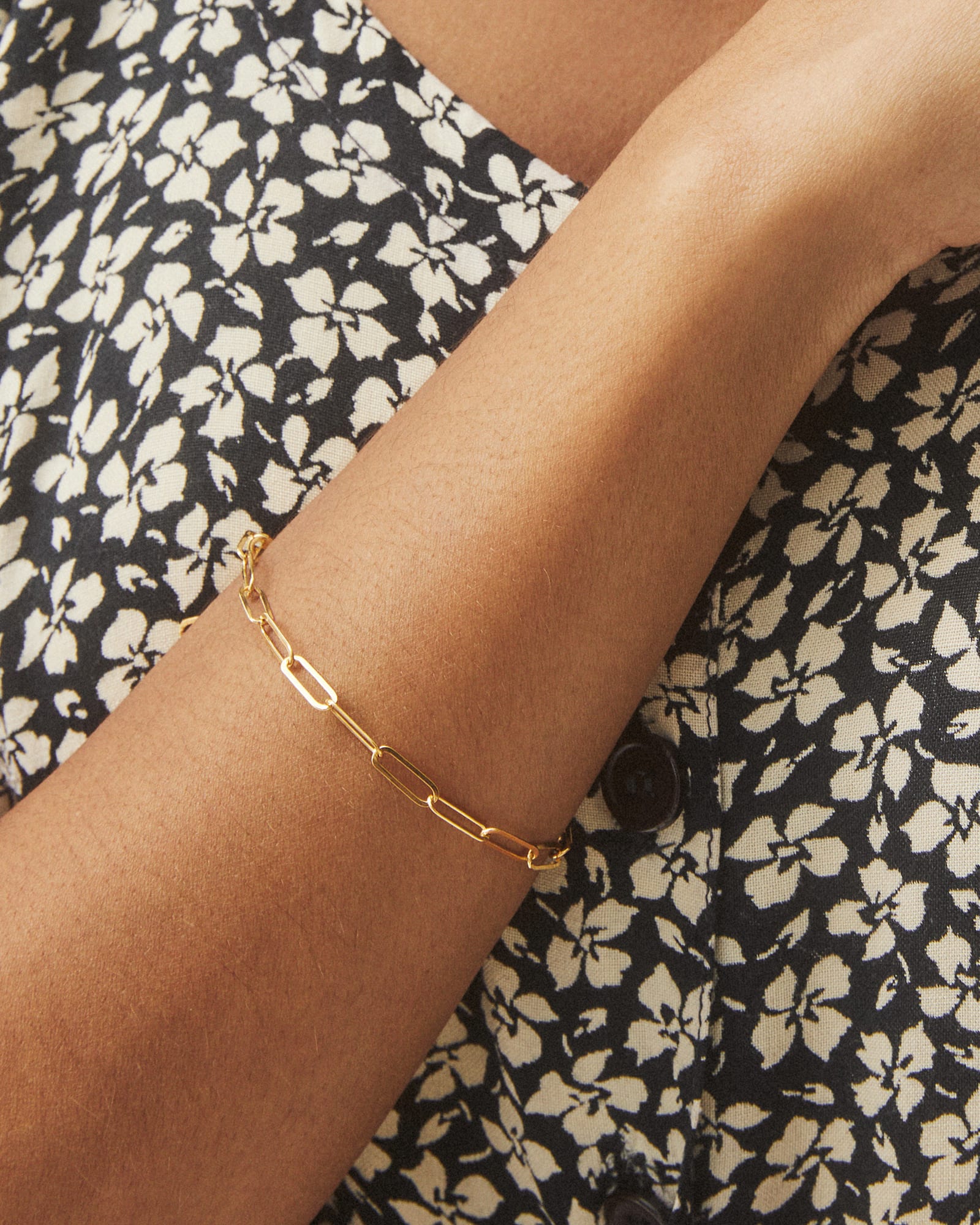 large-paperclip-chain-bracelet-in-18k-gold-vermeil-kendra-scott