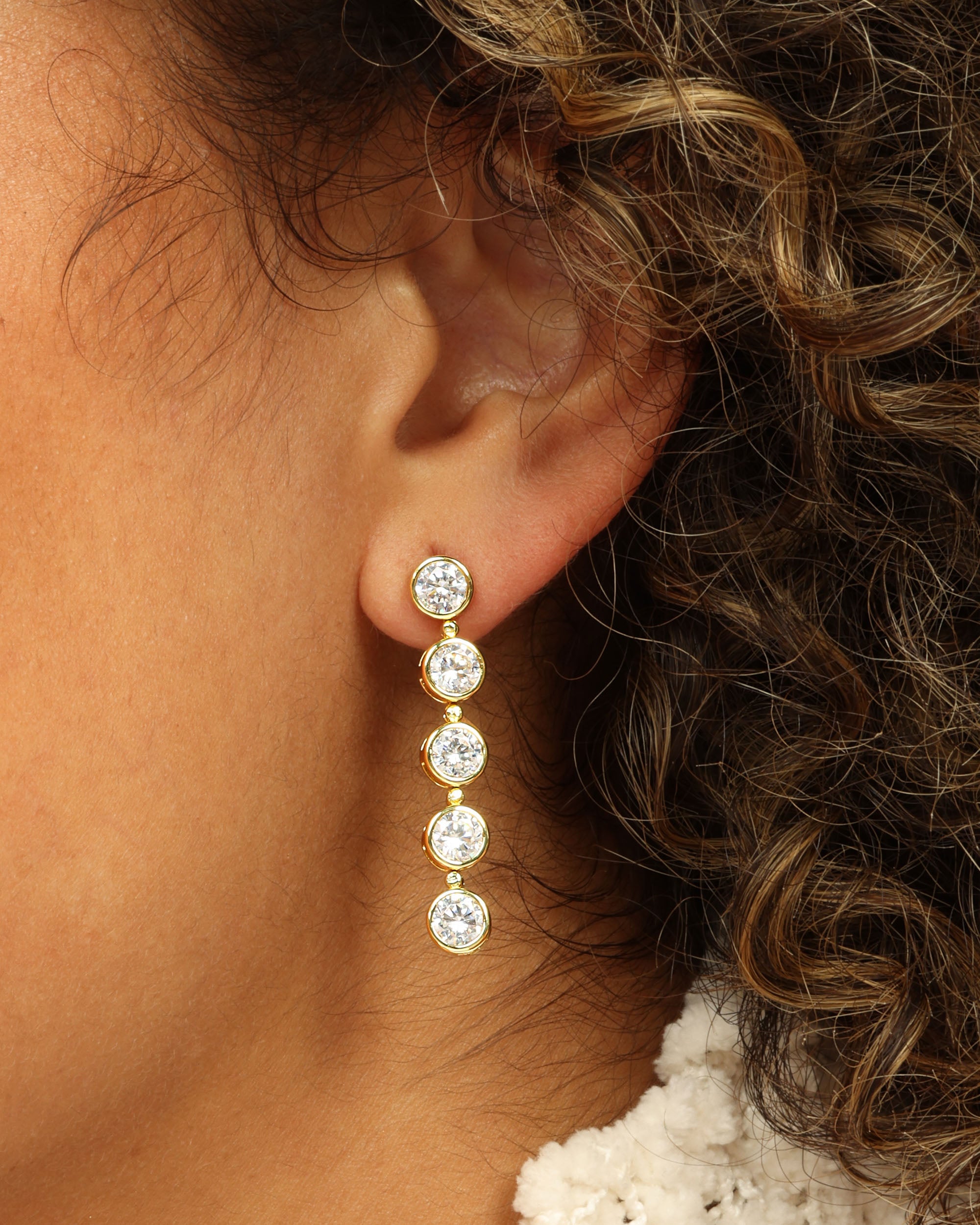 mama-baroness-earrings-in-gold-and-white-diamondettes