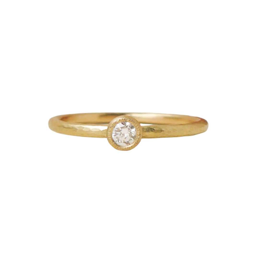 lila-engagement-ring-in-18k-gold