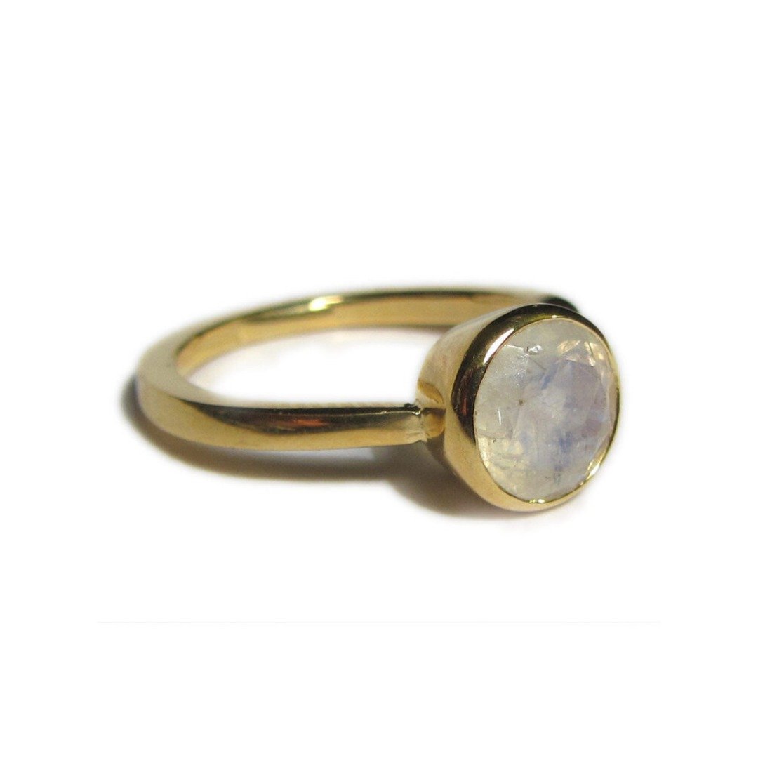 bling-moonstone-ring-in-18k-gold