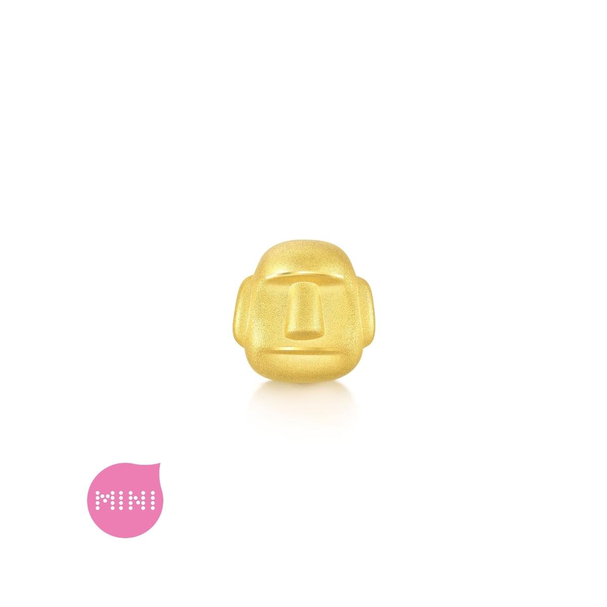 wonderland-gold-moai-charm-chow-sang-sang