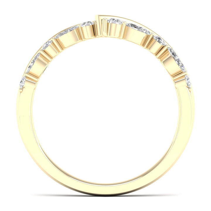 Diamond Chevron Band in 14K Yellow Gold (1/3 ct. tw.)