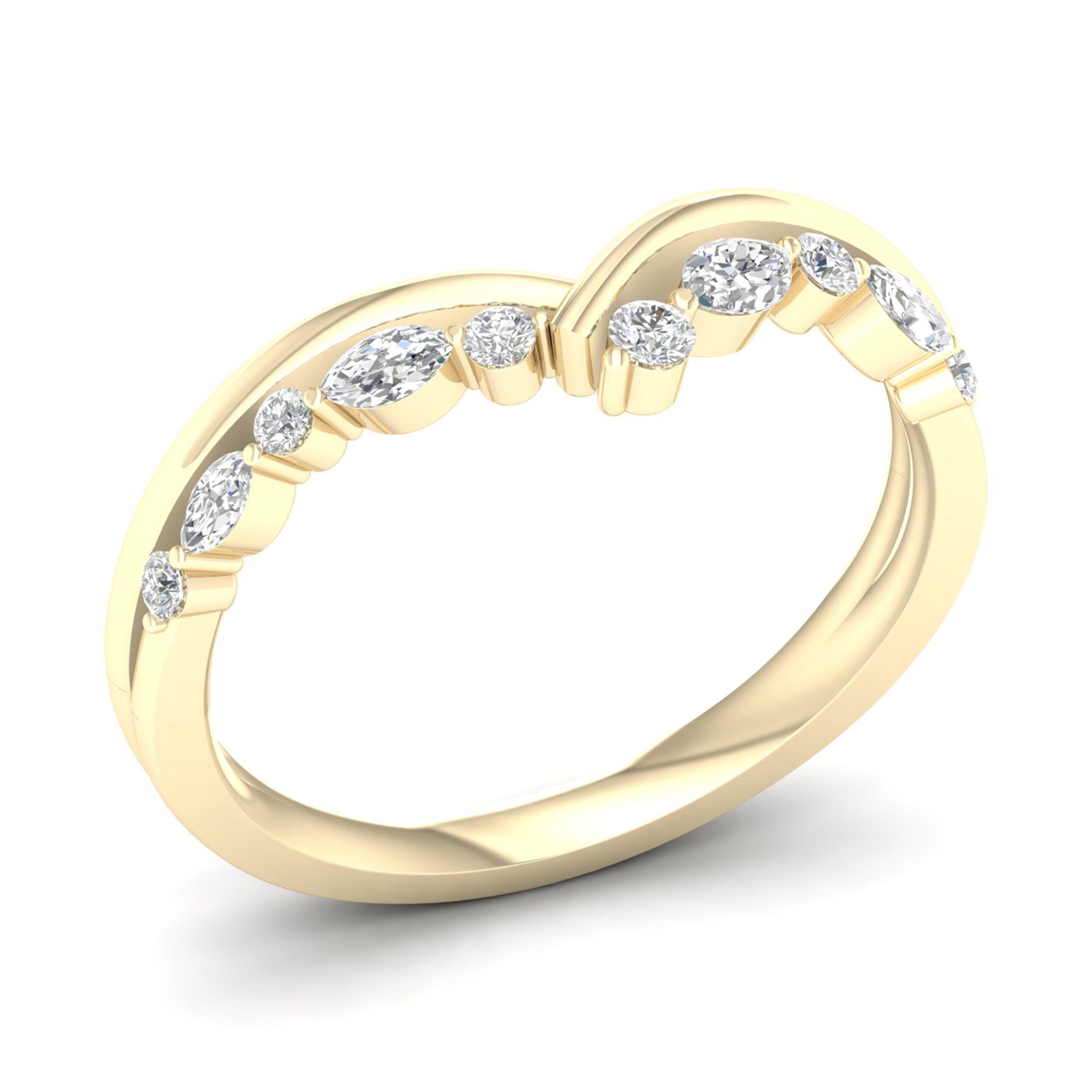 Diamond Chevron Band in 14K Yellow Gold (1/3 ct. tw.)