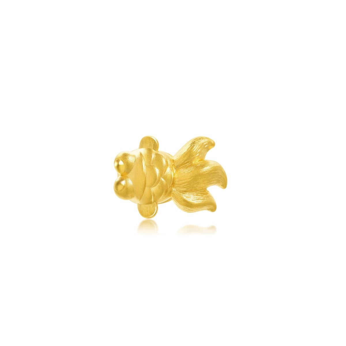 blessings-gold-goldfish-charm-chow-sang-sang