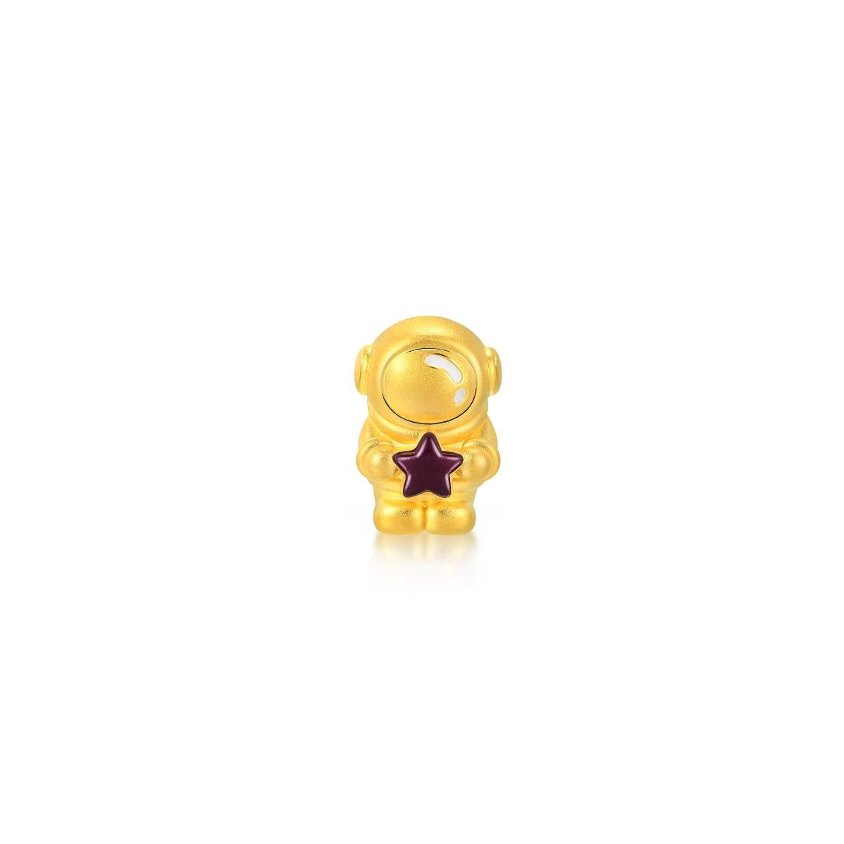 wonderland-gold-astronaut-charm-chow-sang-sang