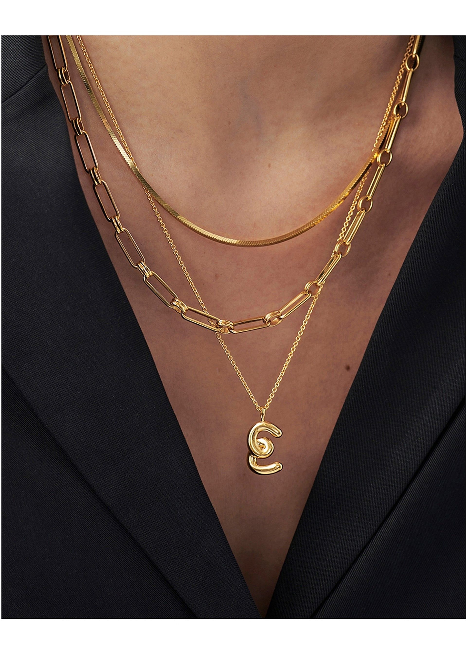 E initial 18kt gold-plated necklace