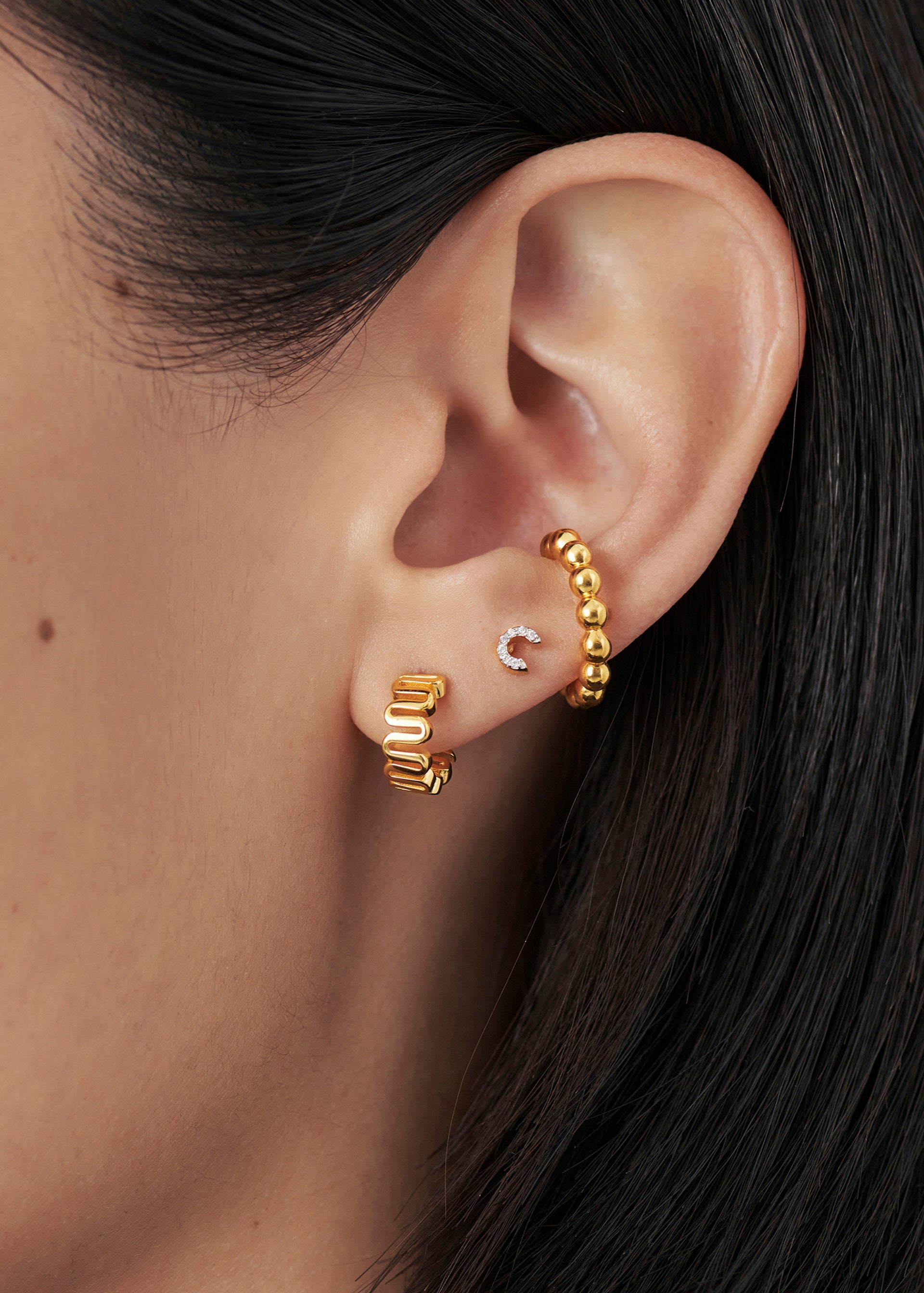 C Initial 18kt gold-plated single stud earring