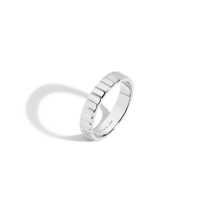 infinity-band-in-18k-white-gold-aurate