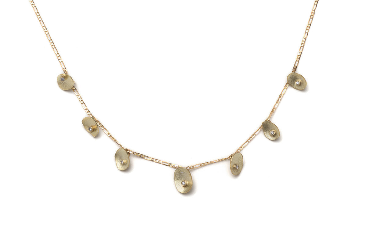 petal-necklace-in-18k-gold