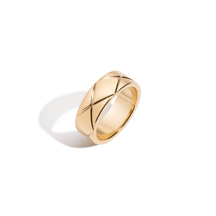 quilted-gold-ring-in-14k-yellow-gold-aurate