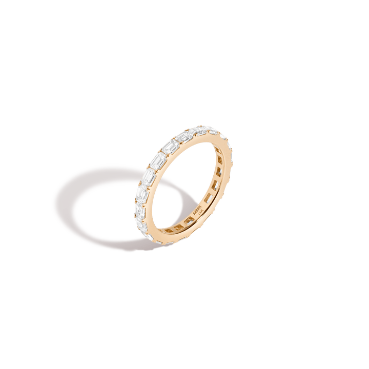 horizontal-emerald-diamond-eternity-ring-in-18k-yellow-gold-aurate