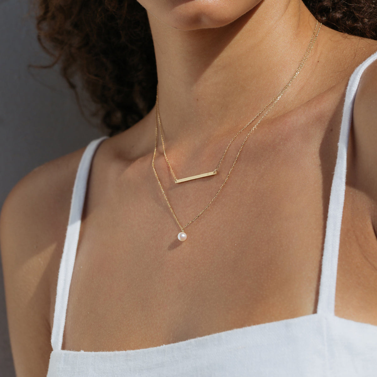 simple-pearl-necklace-in-14k-yellow-gold-aurate