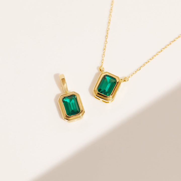 emerald-heirloom-necklace-in-18k-rose-gold-aurate