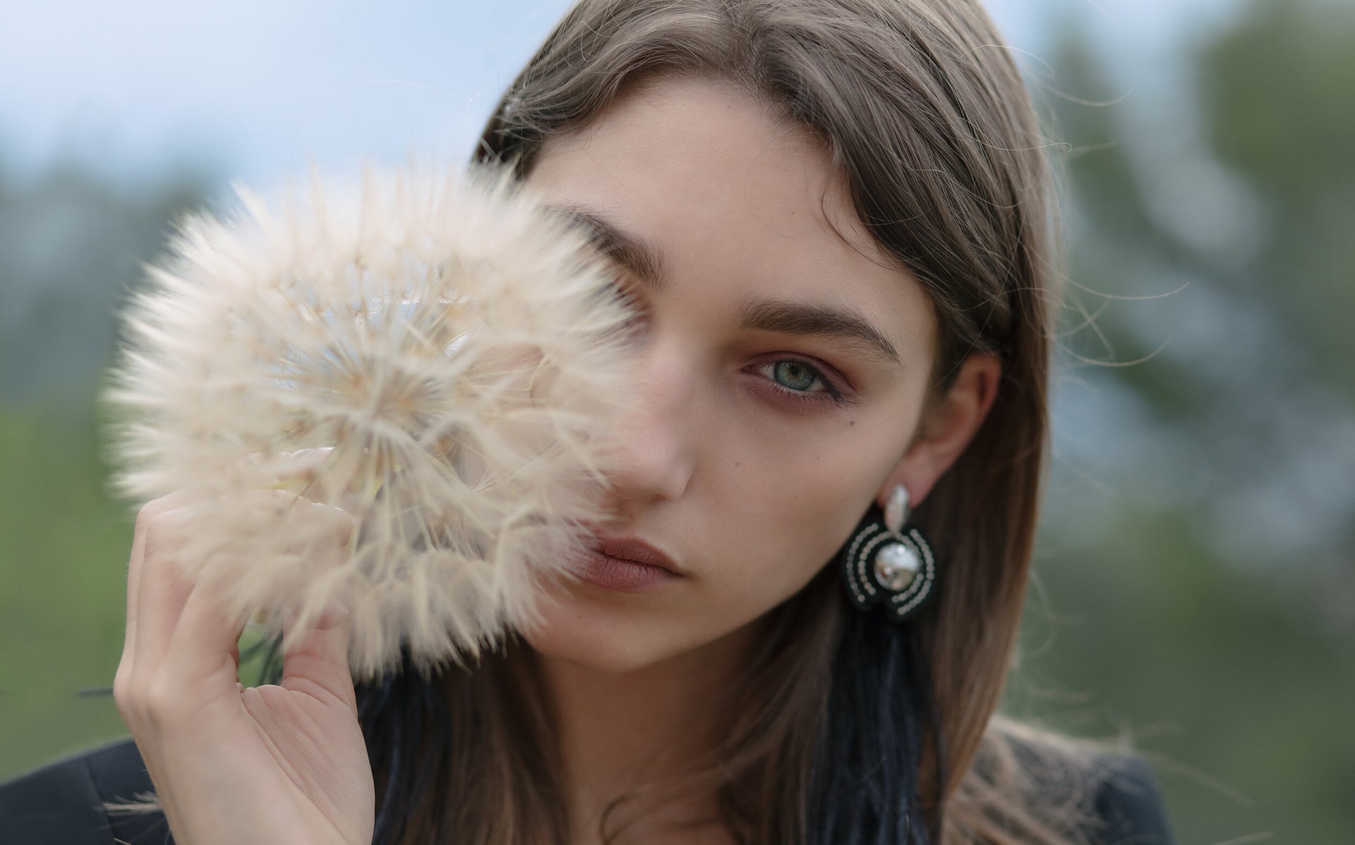 evening-chic-black-feather-earrings