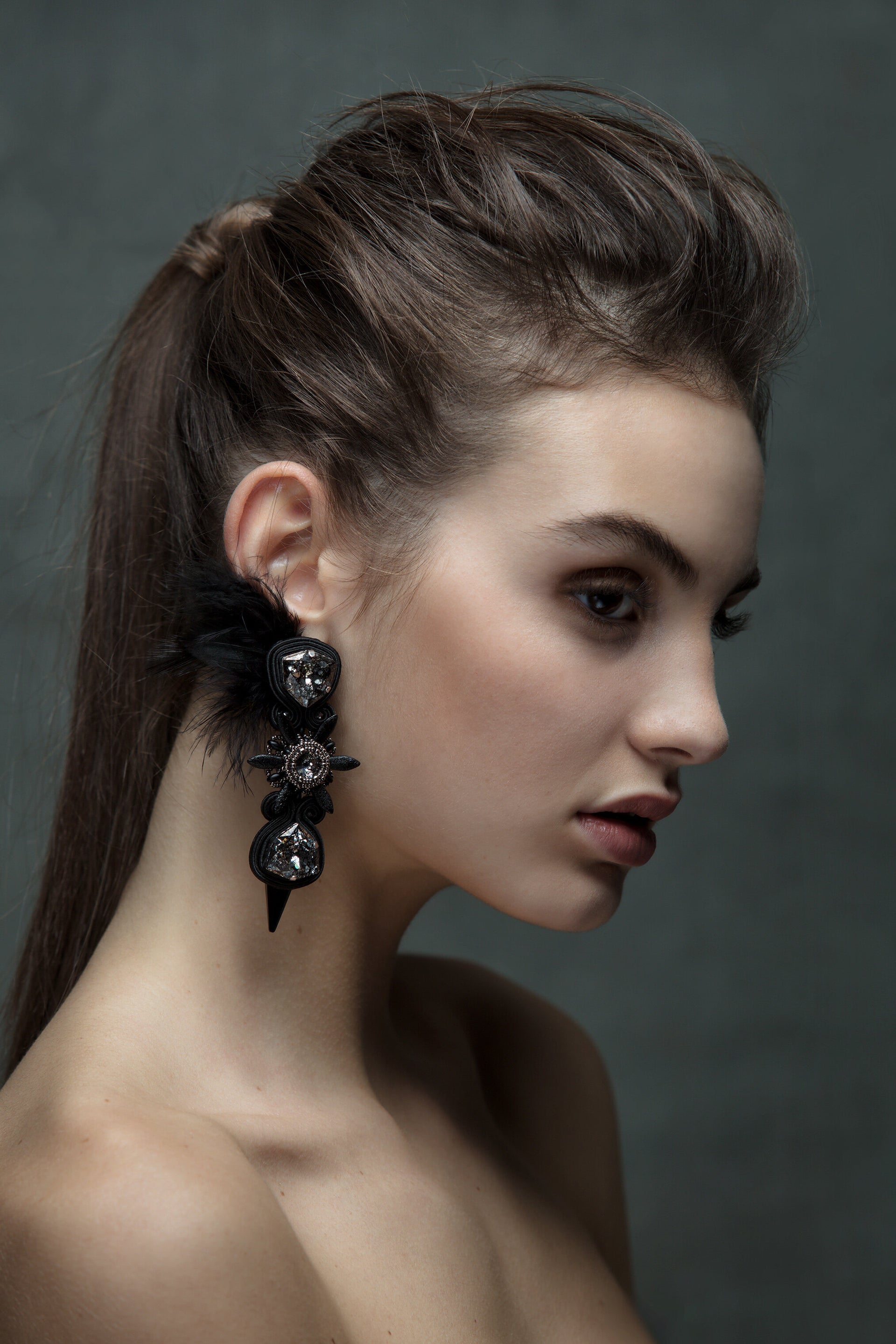 feathered-black-earrings-with-spiked-star-flowers