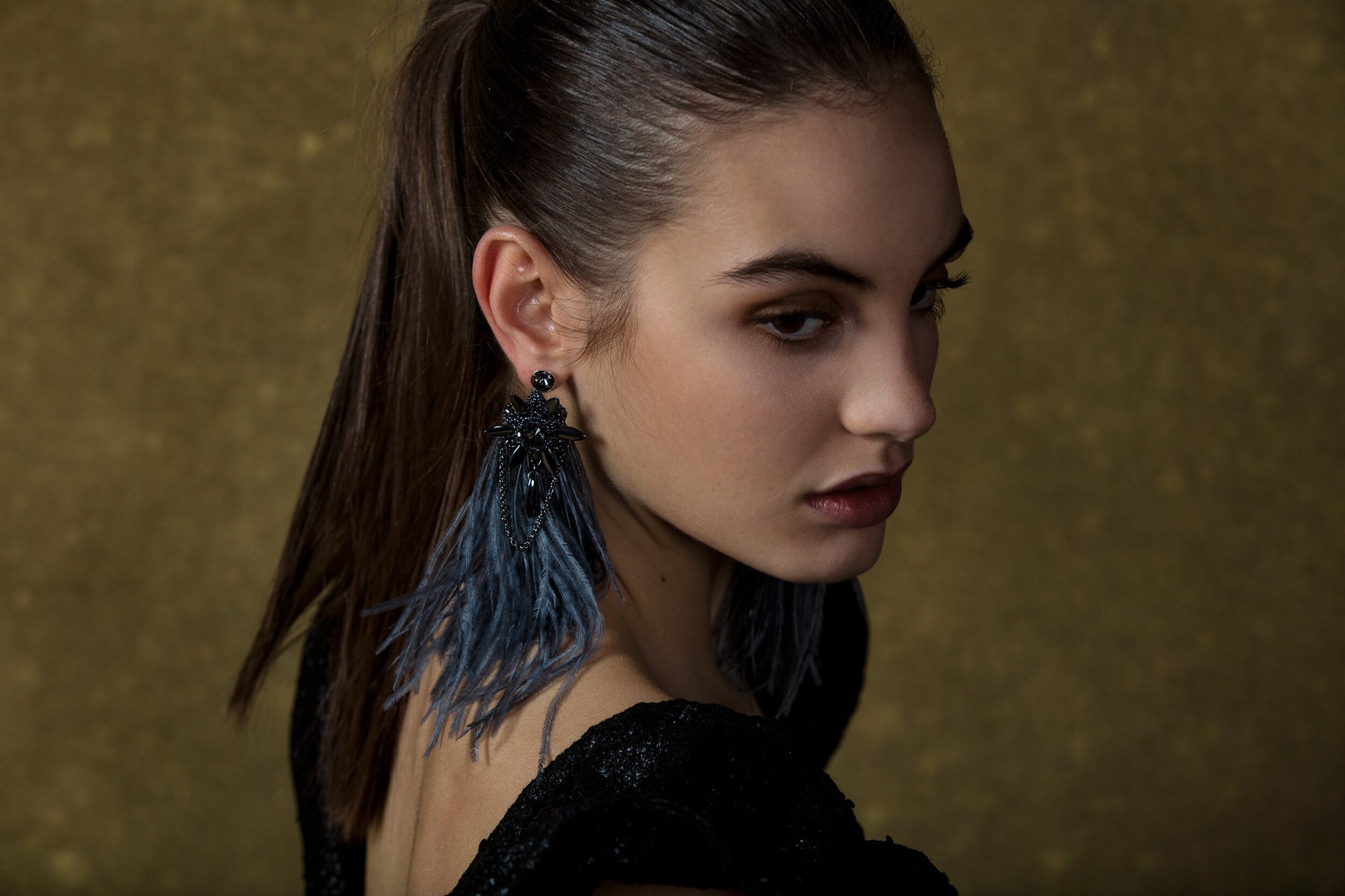 foggy-night-grey-feather-earrings