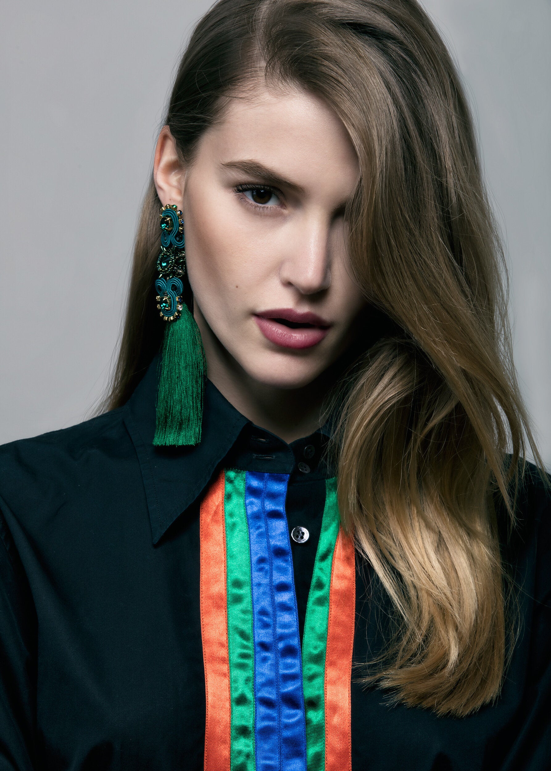 garden-party-green-tassel-earrings-with-spiked-star-flowers