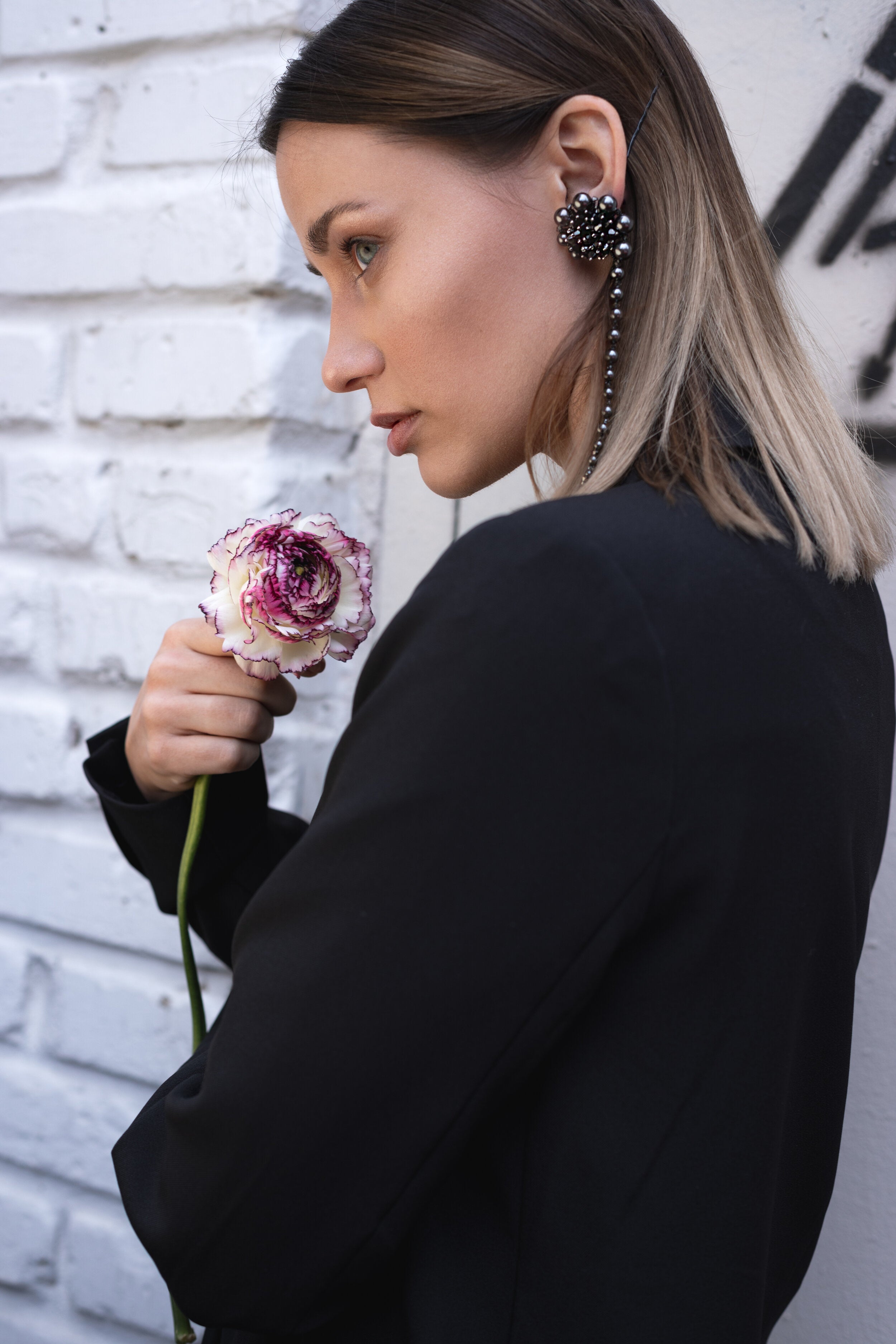 grey-pearl-clip-on-earrings