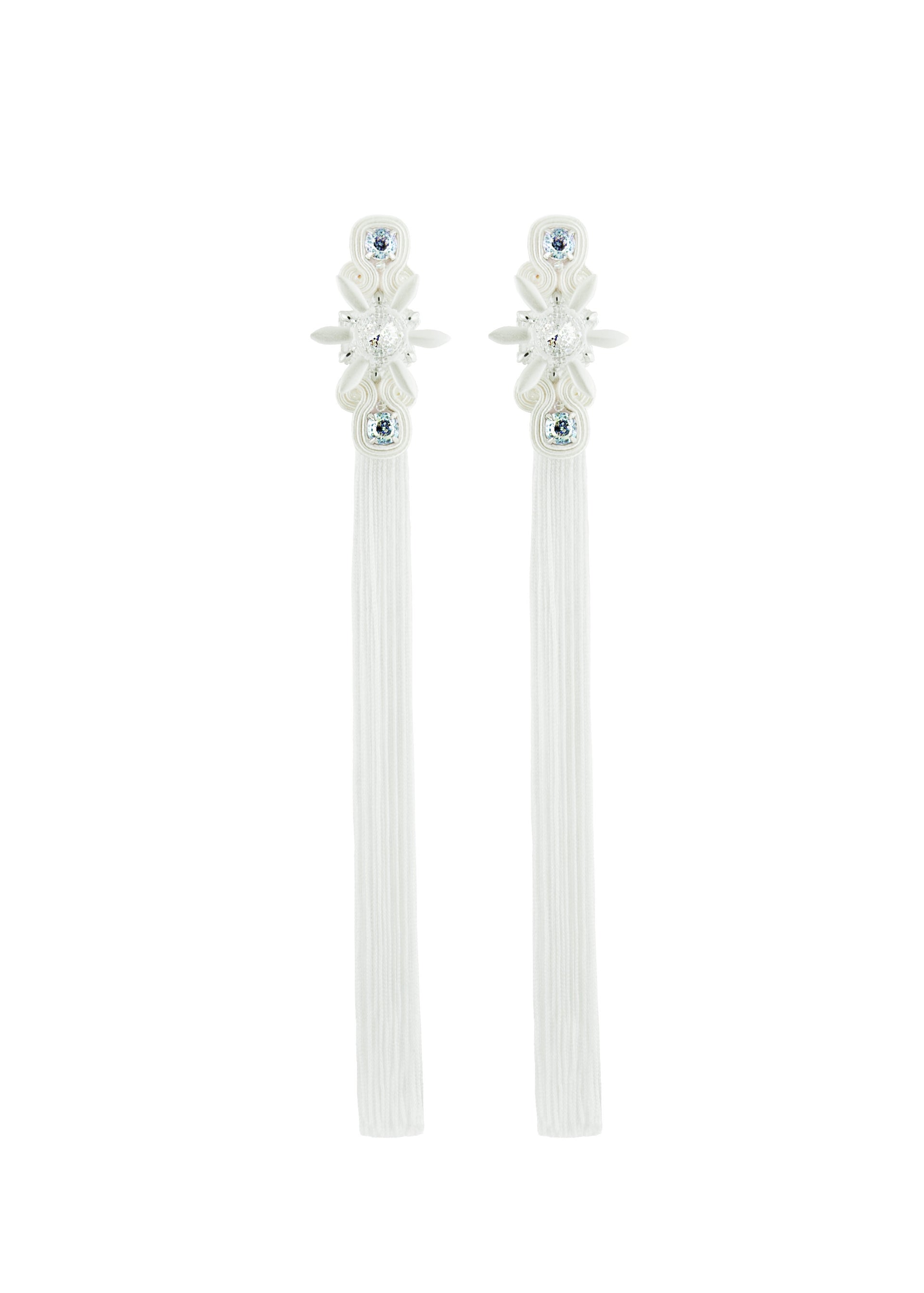 romantic-white-tassel-earrings-with-spiked-star-flowers