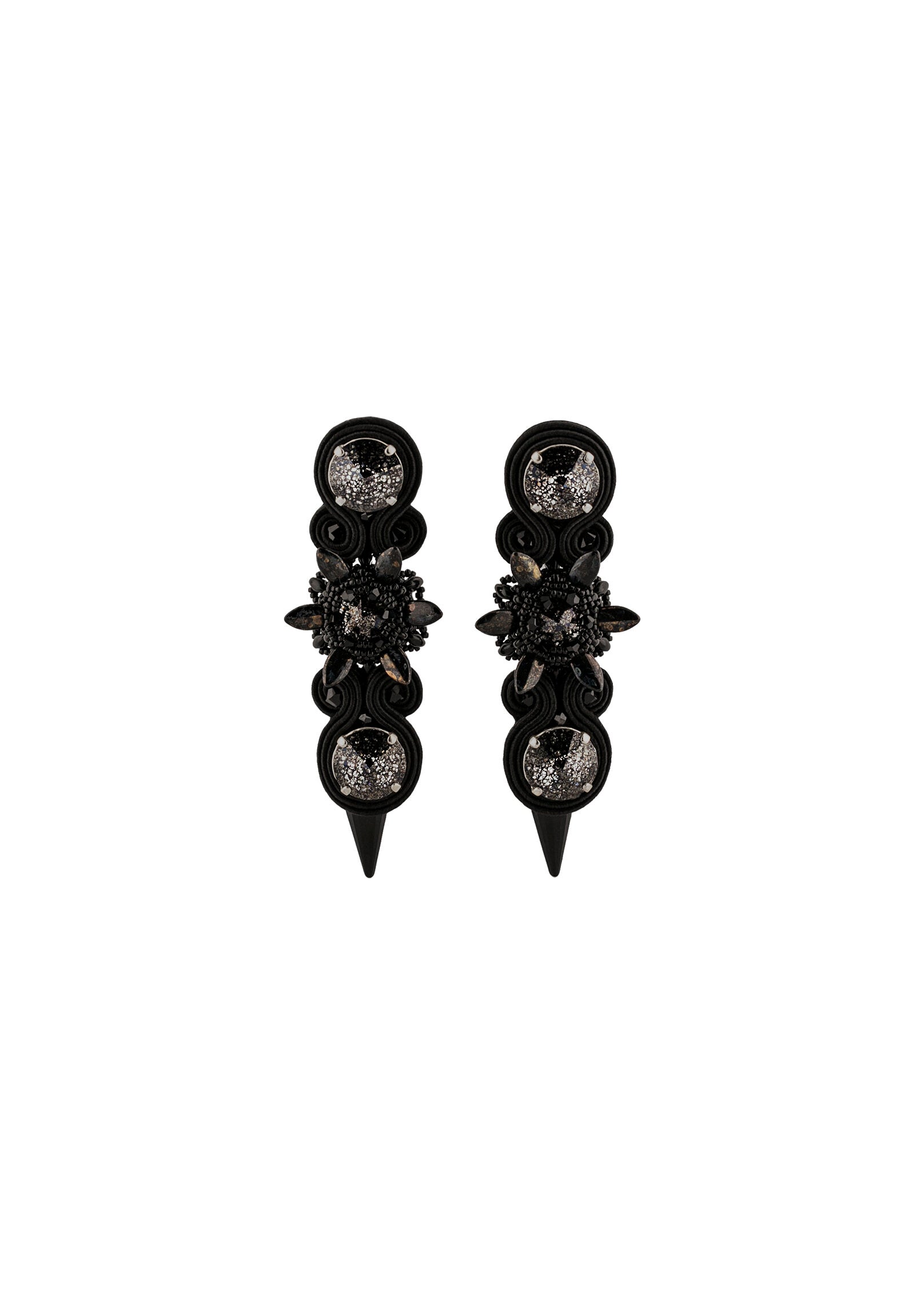 stylish-black-earrings-with-spiked-star-flowers