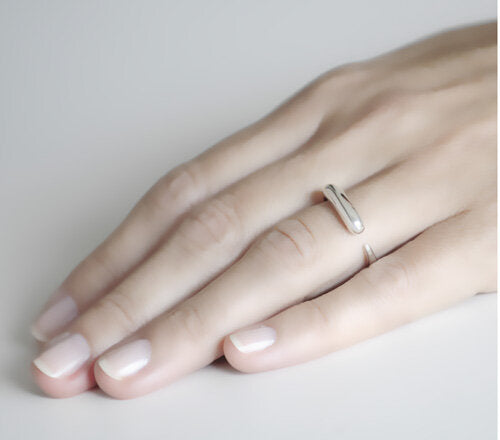 la-goutte-eternelle-thin-wedding-ring