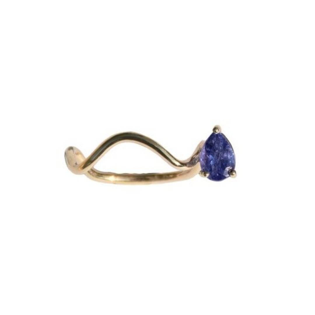 petite-comete-tanzanite-ring