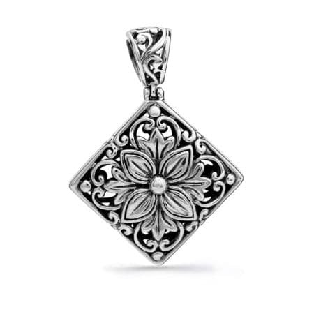 bangli-silver-pendant