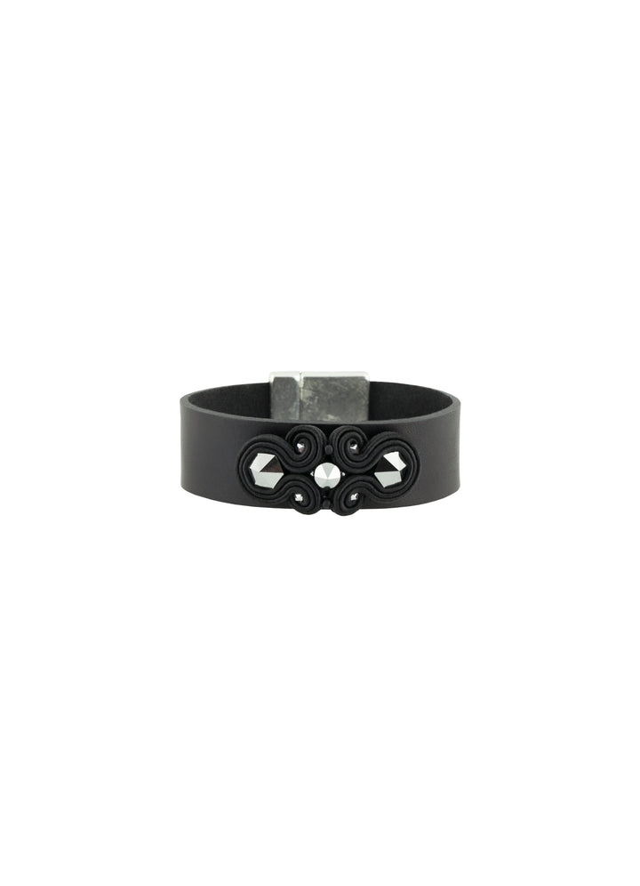 black-curves-leather-bracelet