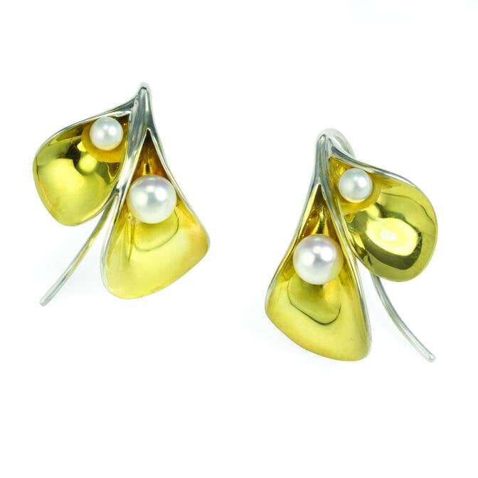 calla-lily-earrings-gold