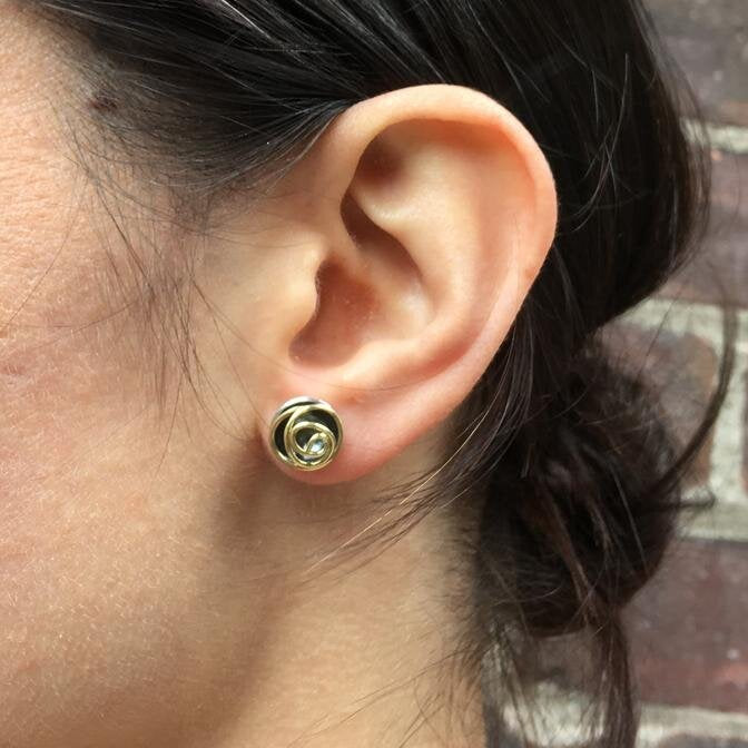 rose-bud-studs-black-and-gold