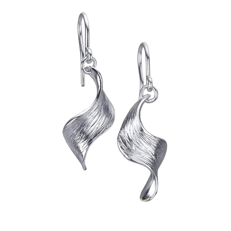 single-wave-earrings-with-texture