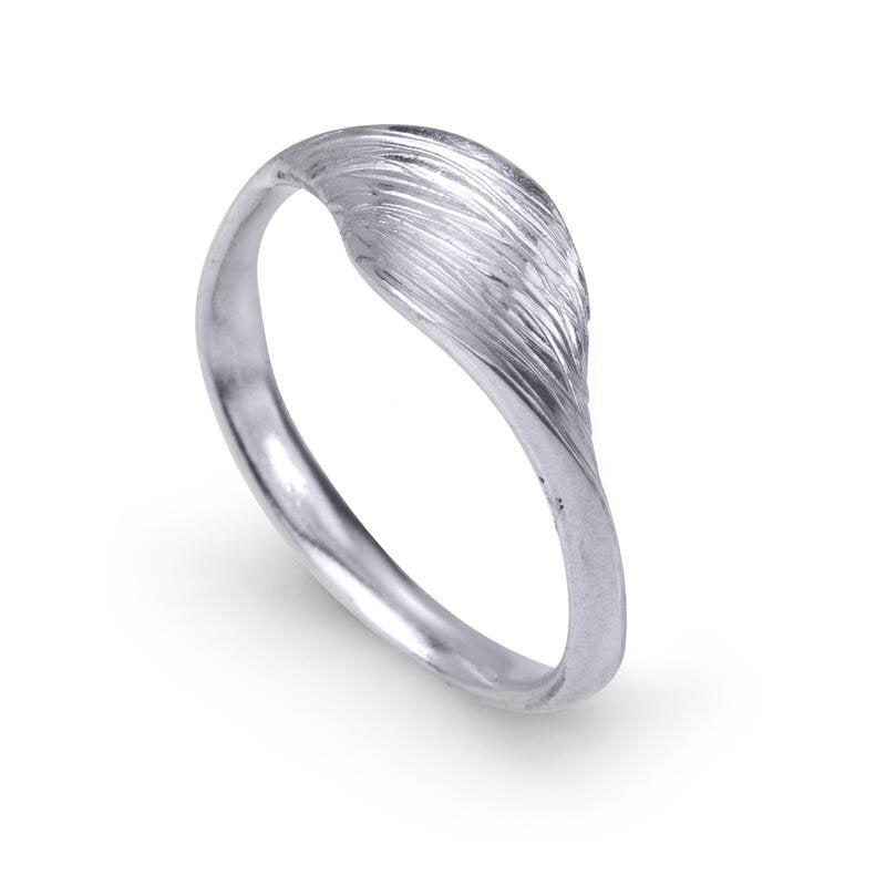 wave-ring-with-texture