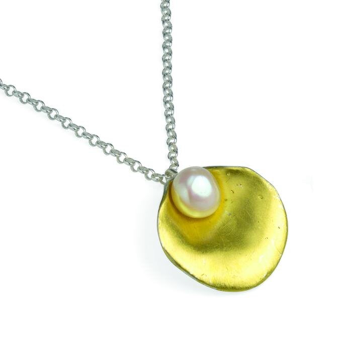 gold-plated-silver-oyster-necklace-with-pearl