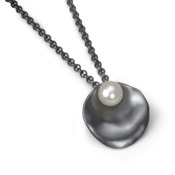 oxidised-silver-oyster-necklace-with-pearl