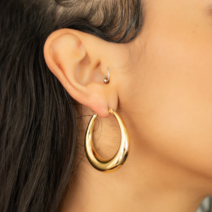 the-graduated-hoop-earrings