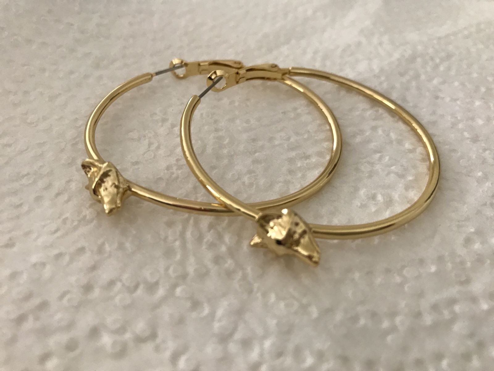 gold-wolf-hoop-earrings