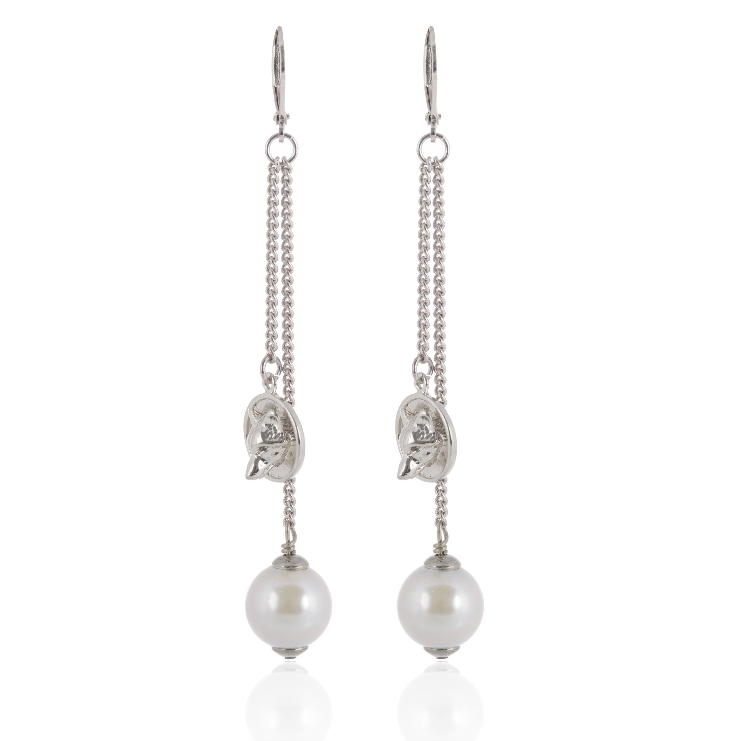 wolf-disc-pearl-earrings-silver