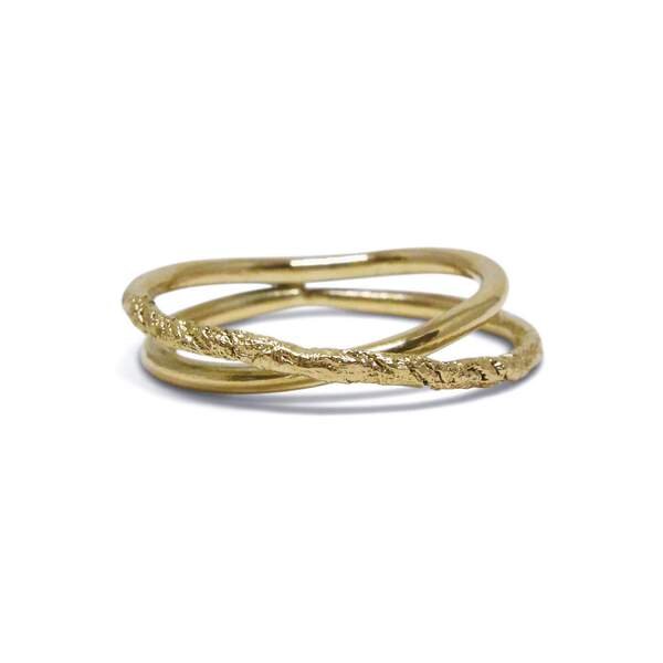 embrace-ring-in-18k-gold