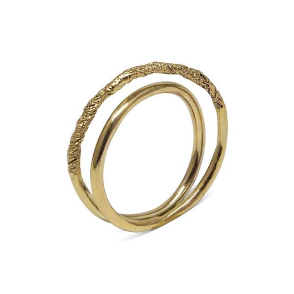 embrace-ring-in-18k-gold