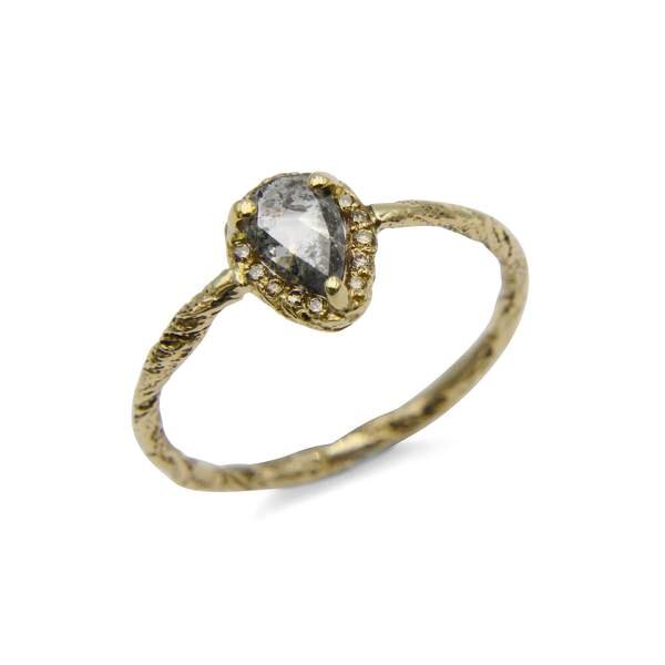 pear-cut-grey-diamond-texture-ring-in-9k-gold