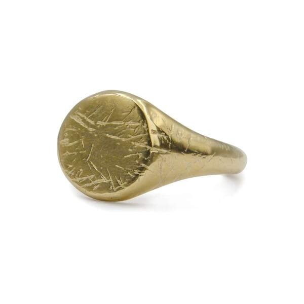 texture-signet-ring