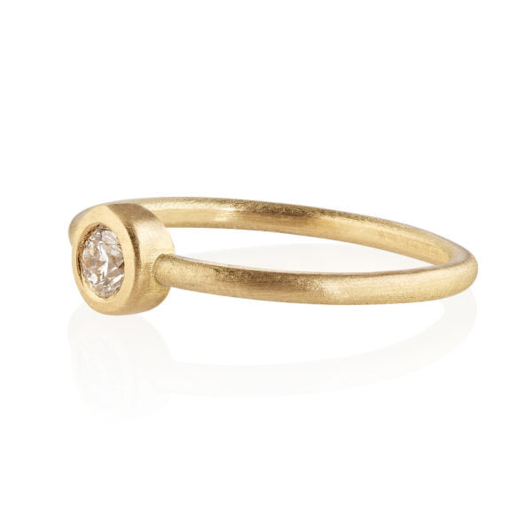 isolde-engagement-ring-in-18k-gold