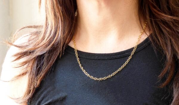 queenie-necklace-in-18k-gold