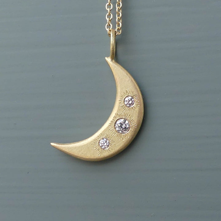 lunita-moon-amulet