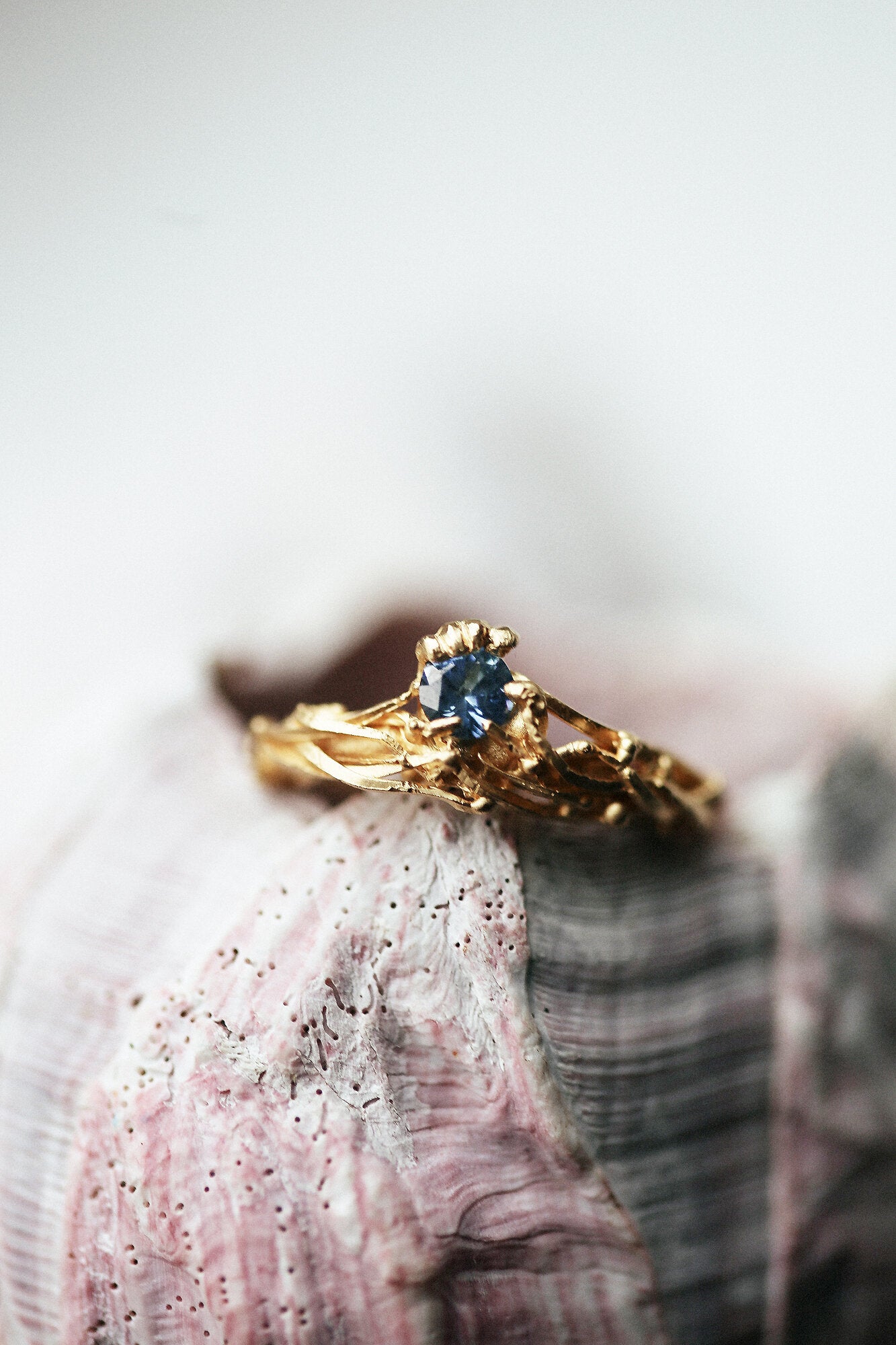 odyssey-blue-sapphire-and-gold-engagement-ring