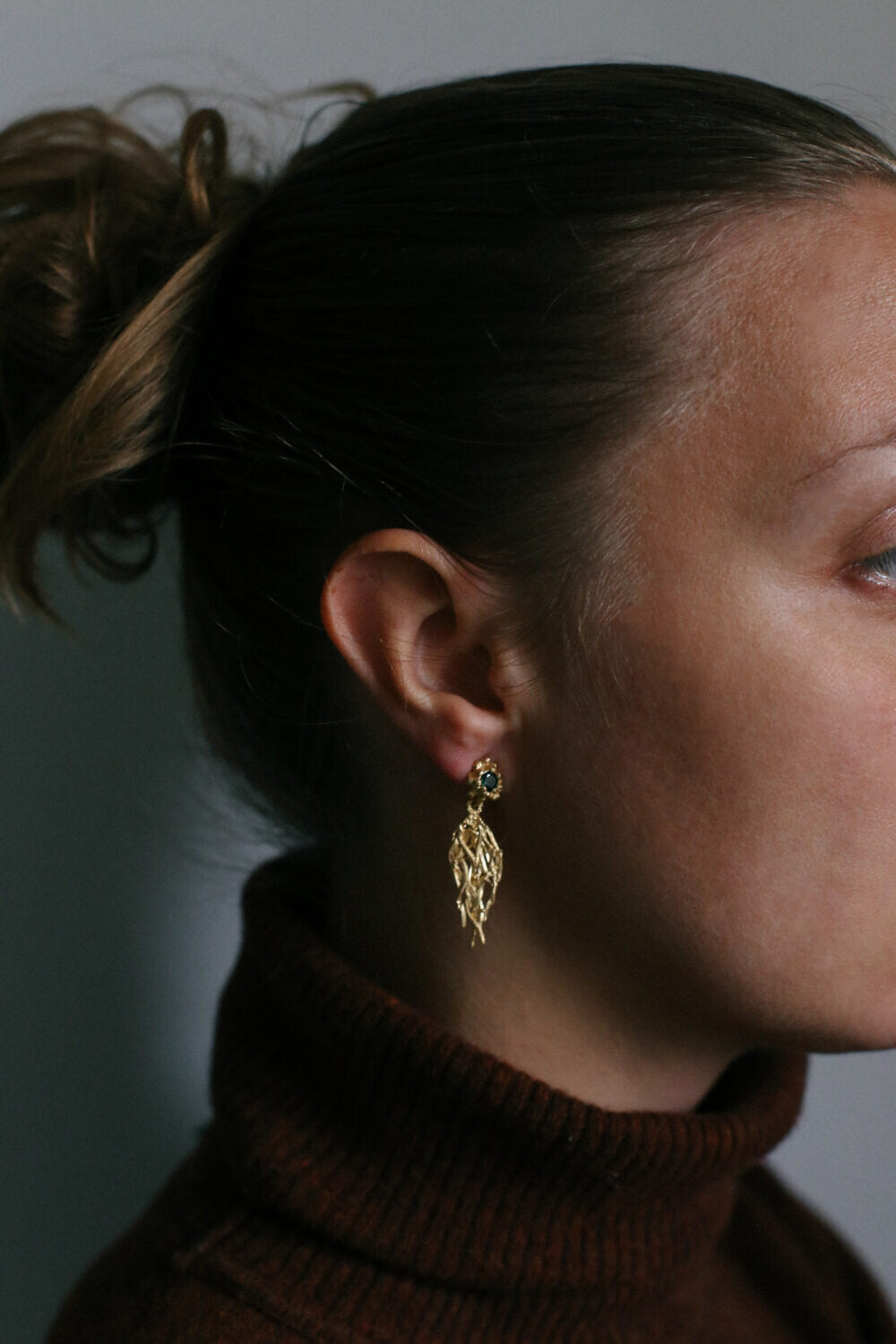 sirens-gold-and-sapphire-statement-earrings