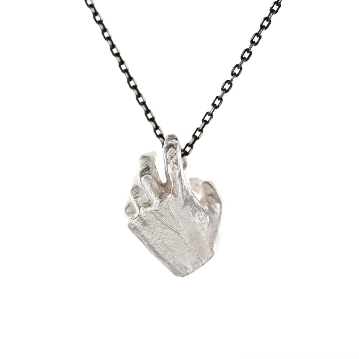 solitary-silver-hand-pendant